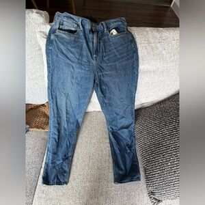 American Eagle Mom Jean